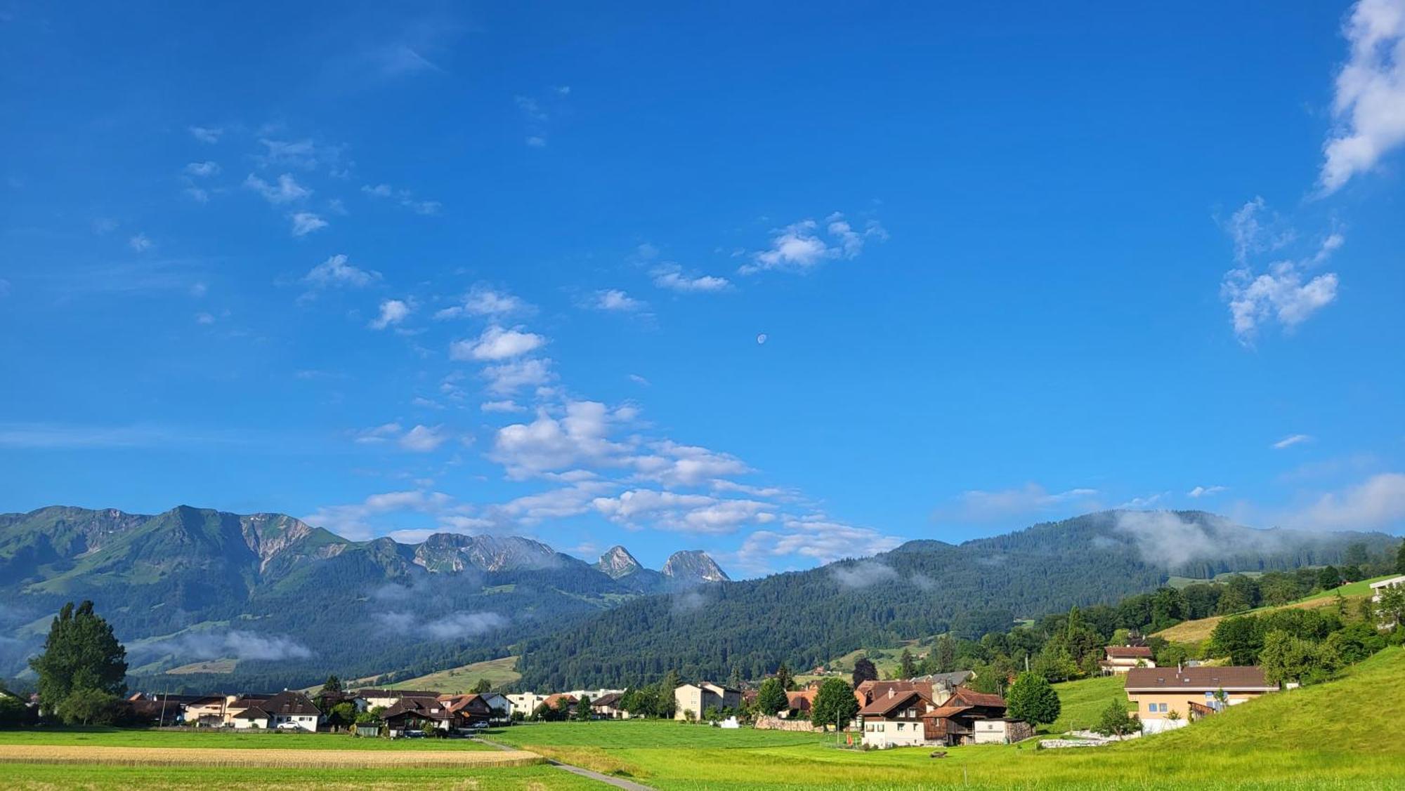 Bed and Breakfast Auszeit Wattenwil Esterno foto